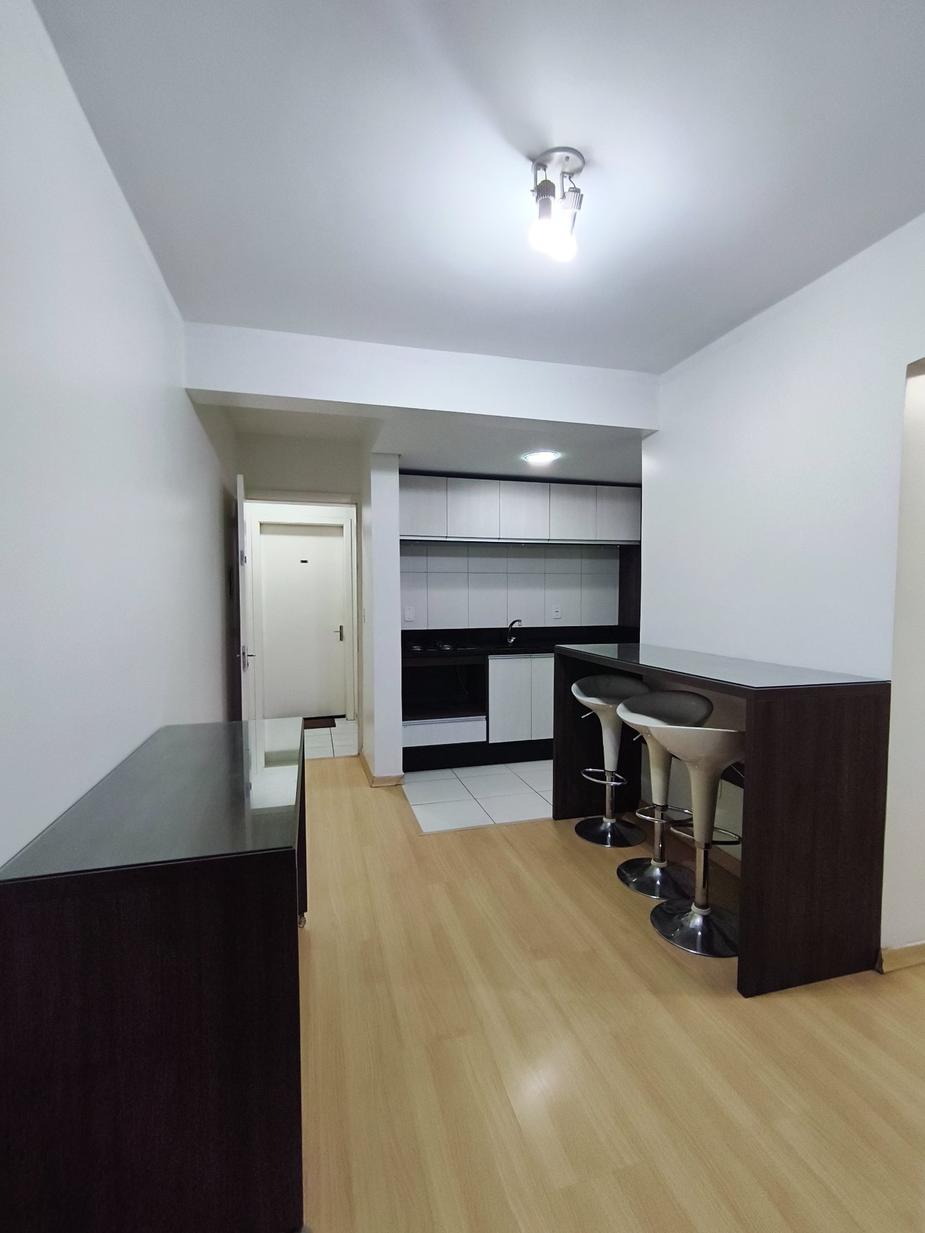 Apartamento 2 Dorm semimobiliado — foto 1