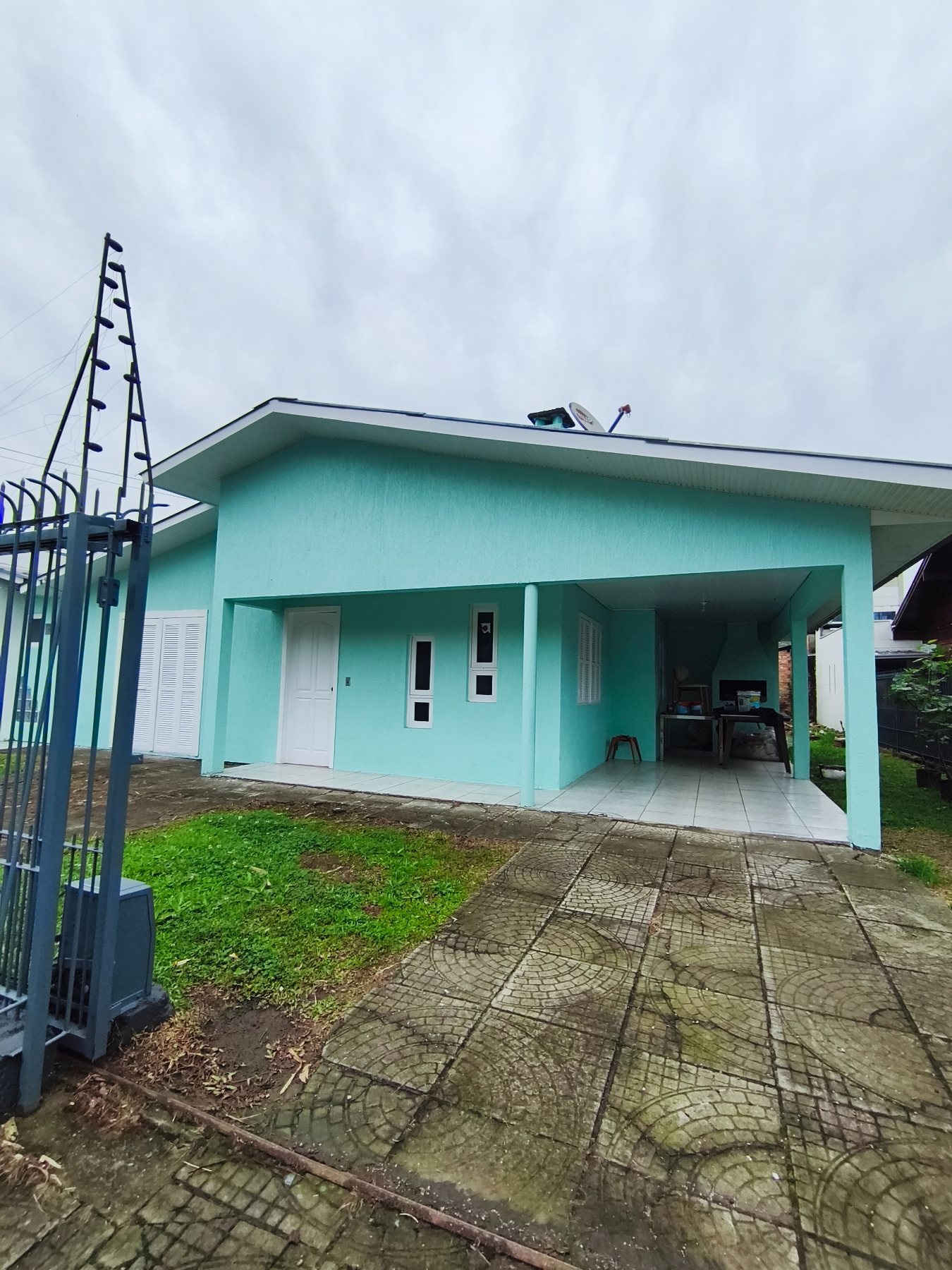 Casa 3 dorm no Desvio Rizzo — foto 1